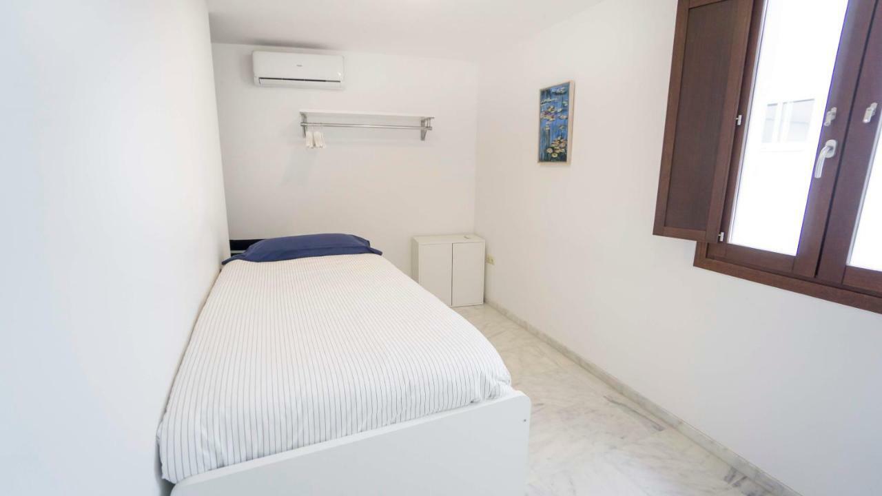 Rentalsevilla Espacioso Duplex En La Puerta Real Экстерьер фото