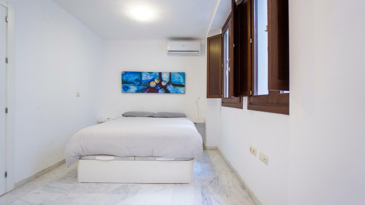 Rentalsevilla Espacioso Duplex En La Puerta Real Экстерьер фото